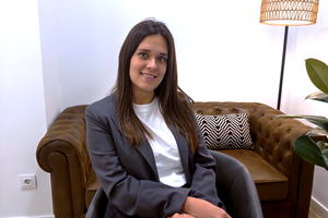 María